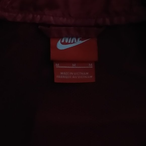 Nike wind breaker - Picture 2 of 3